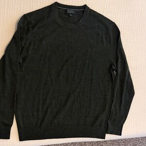 Banana Republic Men's Dark Green Crewneck Sweater